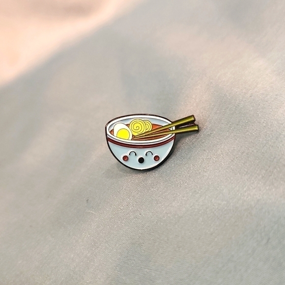 Adorable Pin - Picture 1 of 3